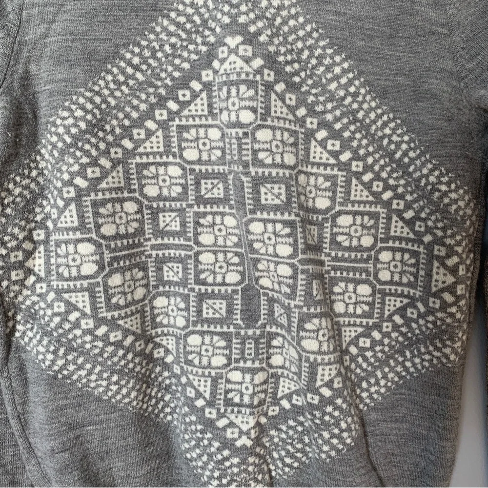 J. Crew factory // Grey, white Geo design merino wool sweater size medium A26